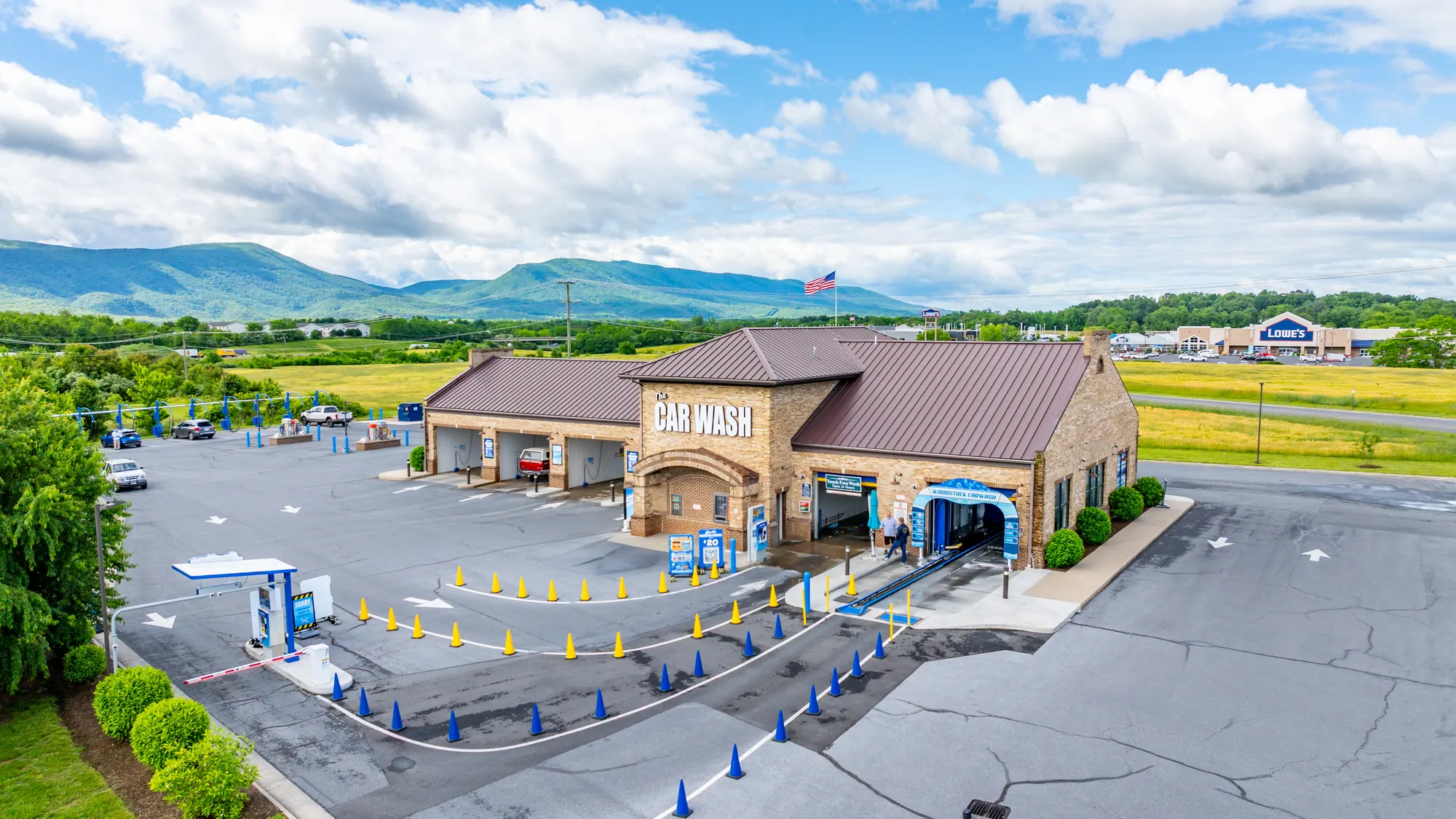 Woodstock Car Wash building and forecourt at 1155 Henry Ford Dr, Woodstock, Virginia